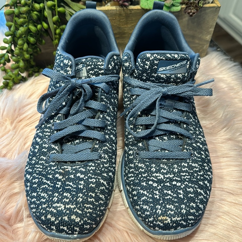 Women’s Tennis Shoes